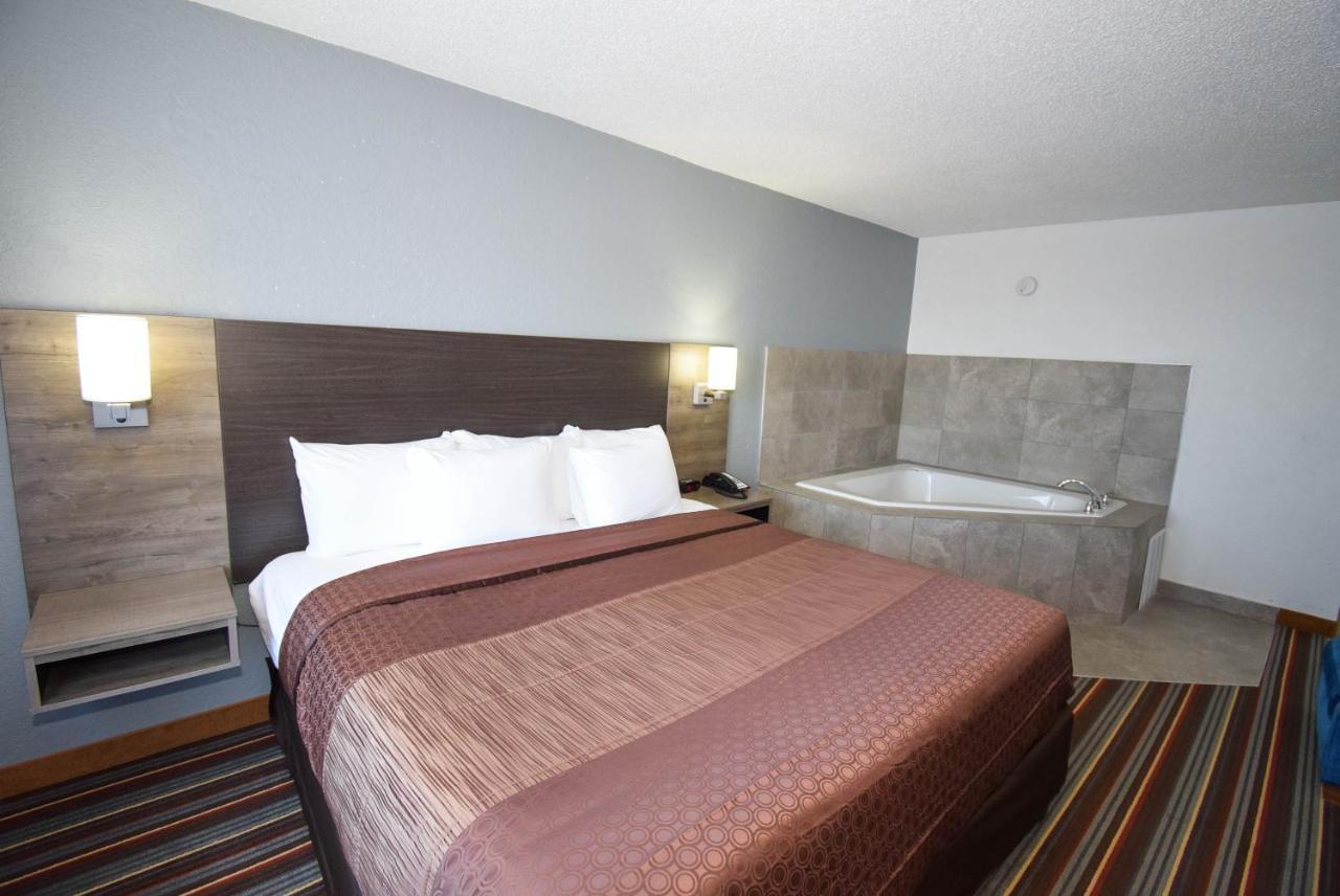 Quality Inn & Suites Sulphur Springs Exterior foto